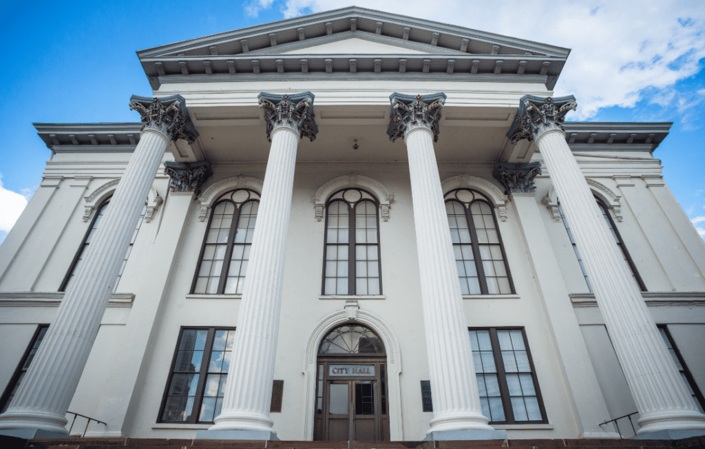 Exterior-view-of-City-Hall-in-Wilmington-NC