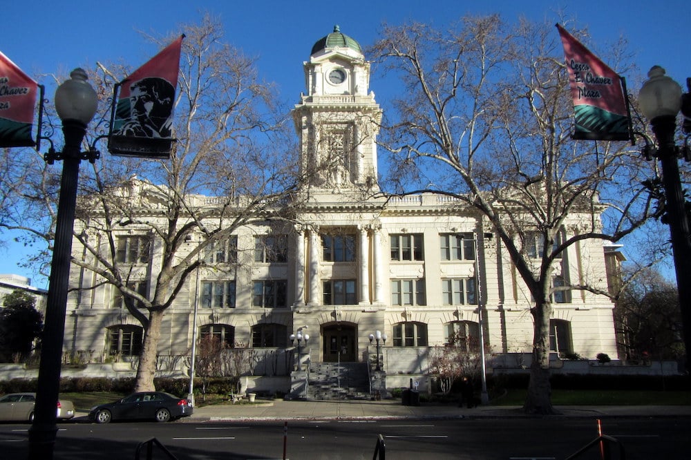 An image of the City Hall building in Sacramento.