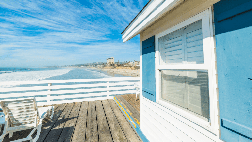 Wooden-Beach-House-in-San-Diego